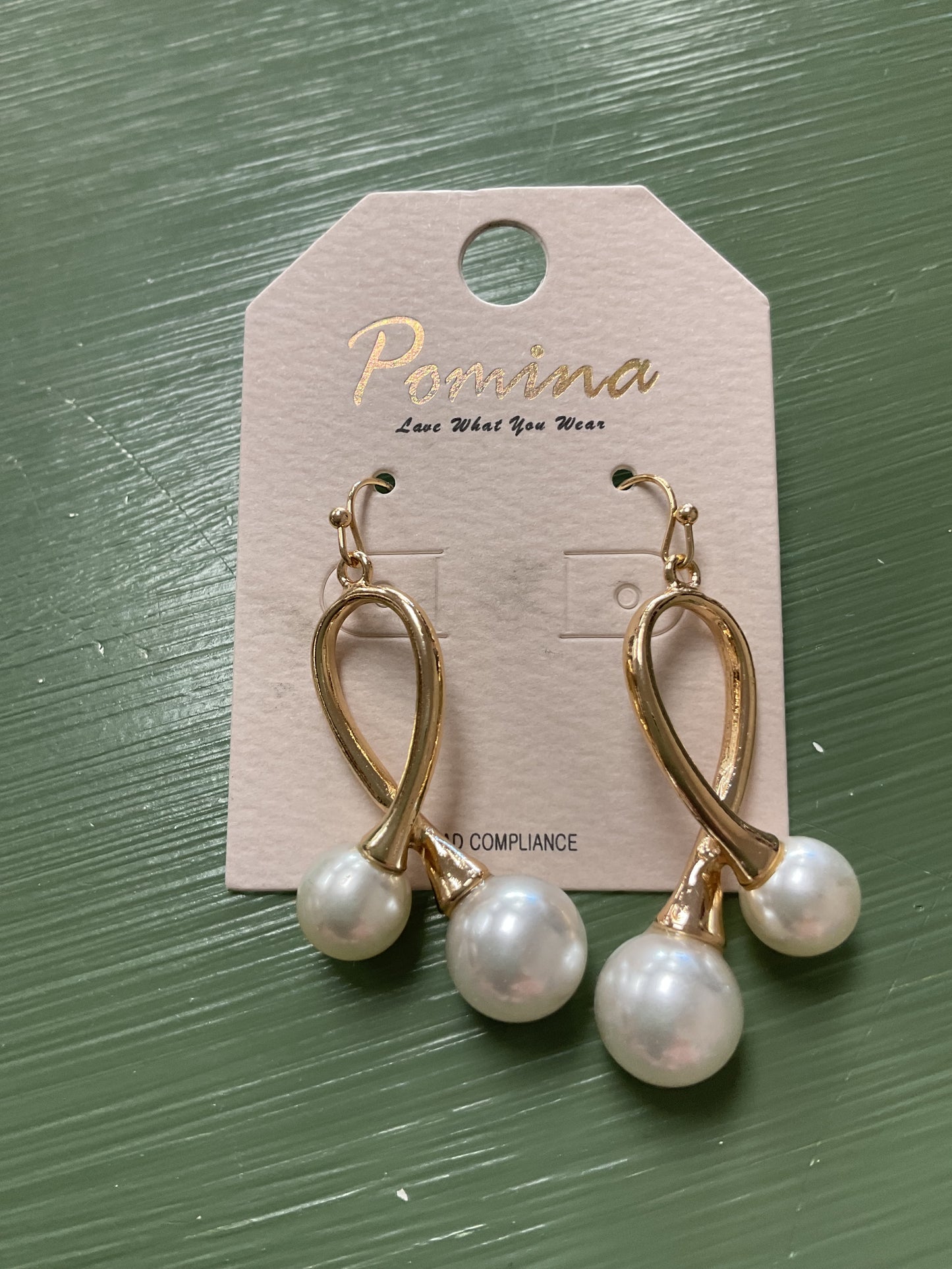 GOLD DANGLE EARRINGS LOOP WITH TWO PEARLS