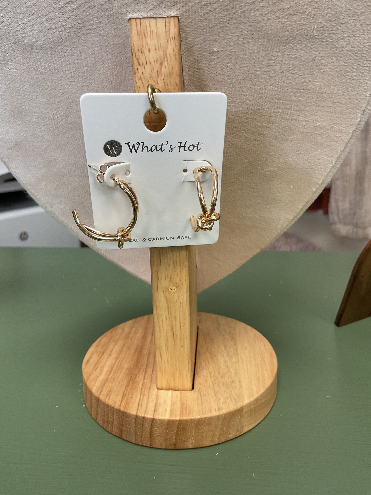 GOLD KNOTTED HOOP EARRINGS