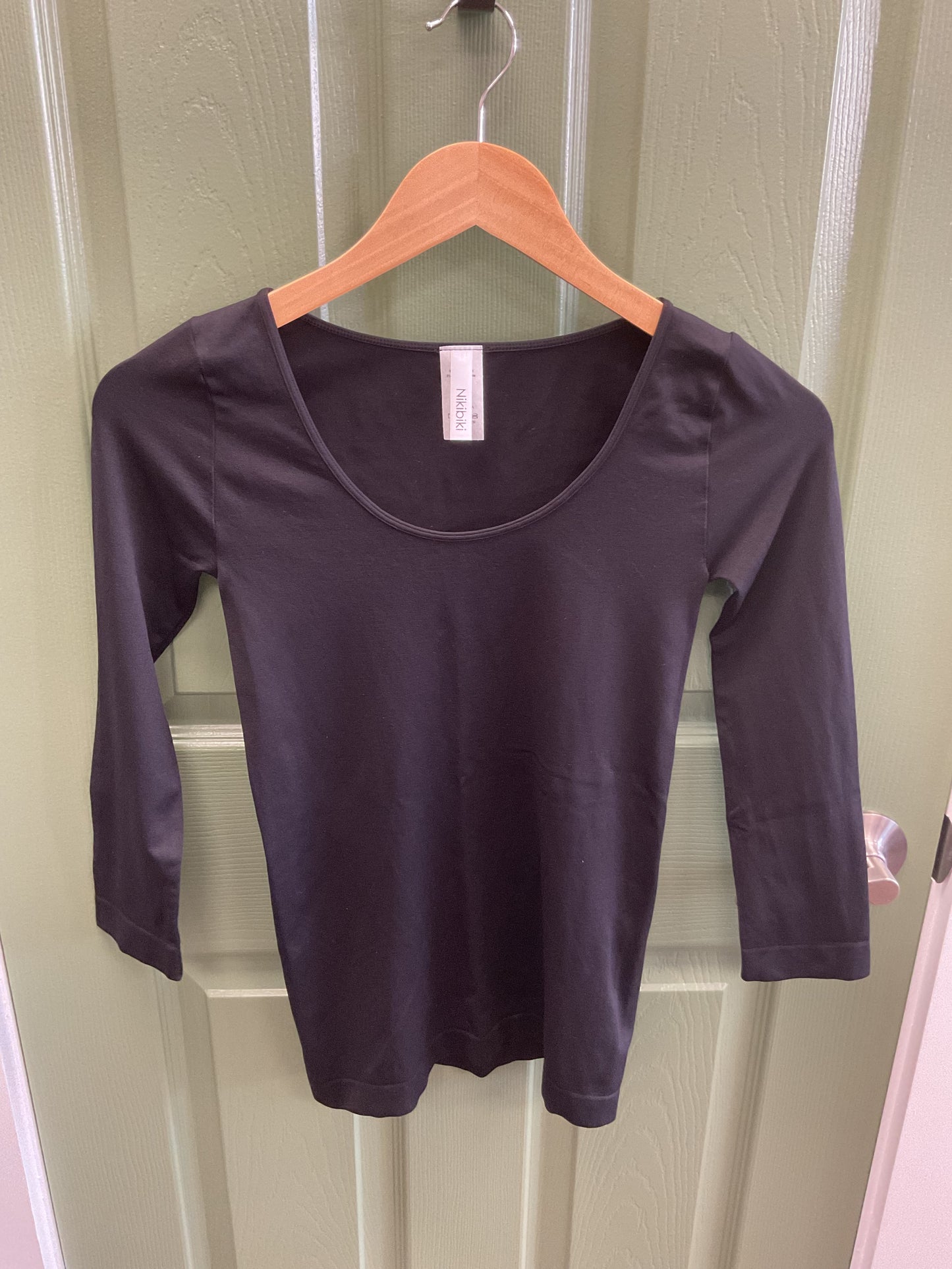 3/4 Sleeve Scoop Neck Top