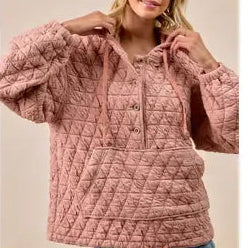 BIBI QUILTED PULLOVER HOODE W BUTTONS