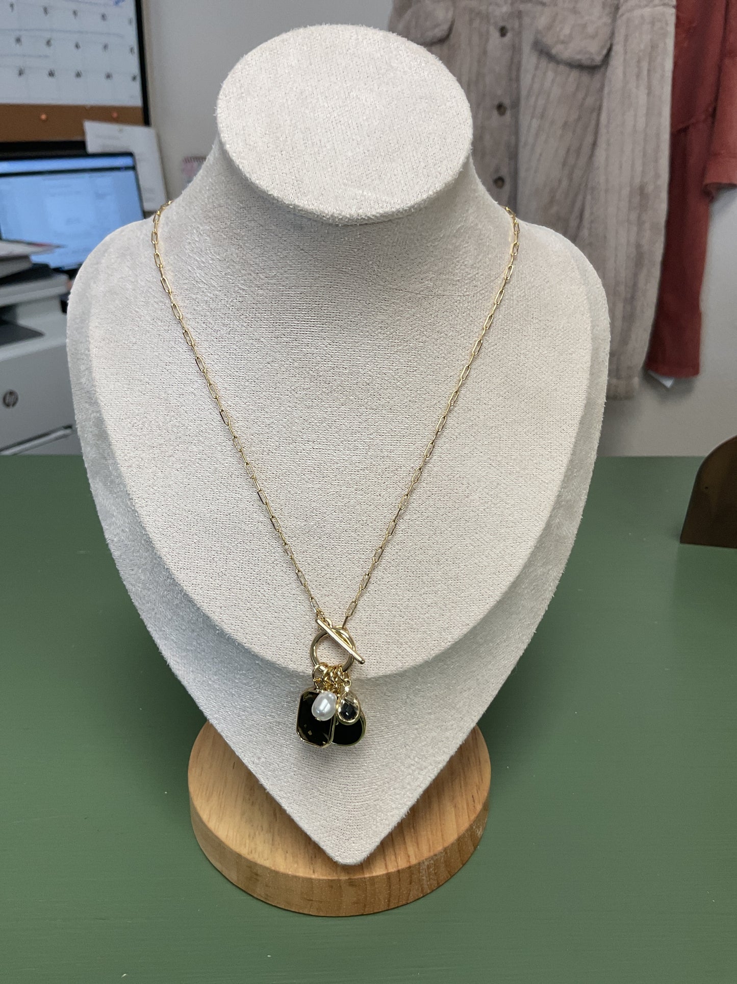 GOLD CHAIN NECKLACE WITH NATURAL STONE CHARMS