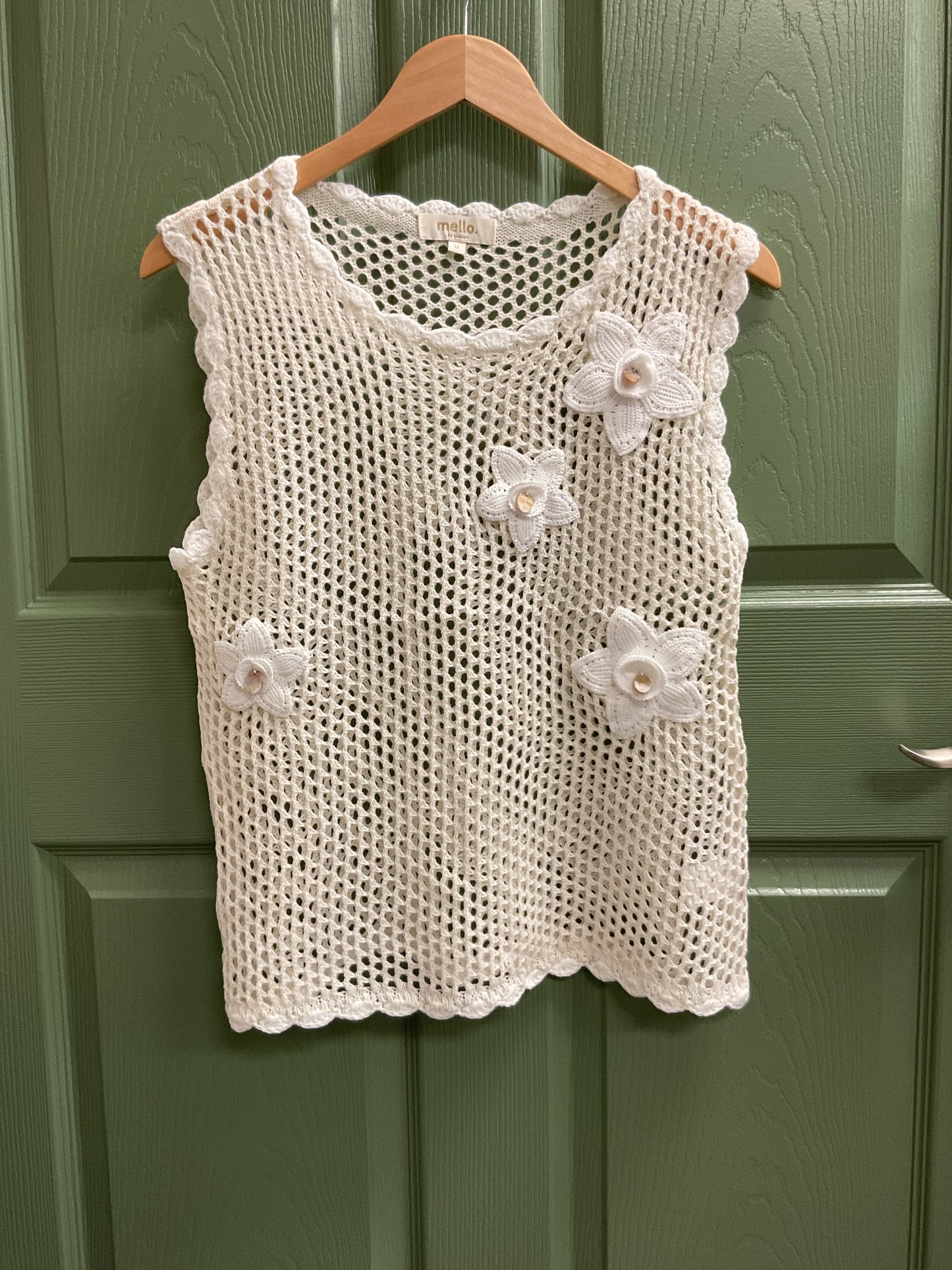 Crochet Flower Vest w/ Scallop Edge