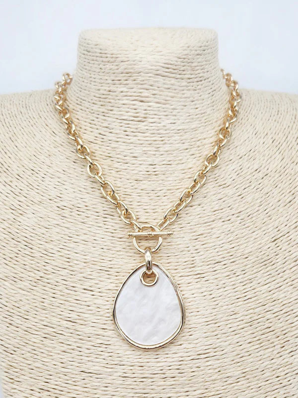 GOLD BIG CHAIN W WHITE OVAL STONE PENDANT
