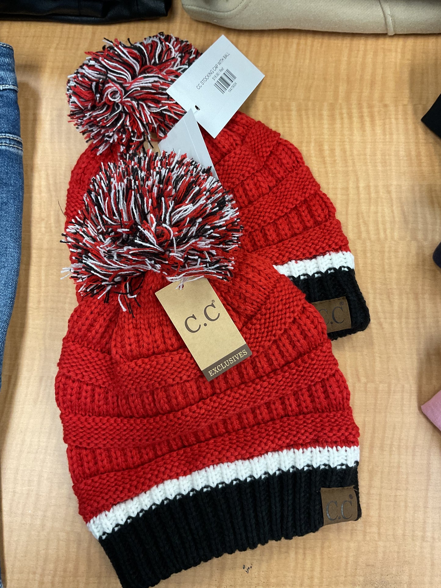 CC STOCKING CAP WITH BALL