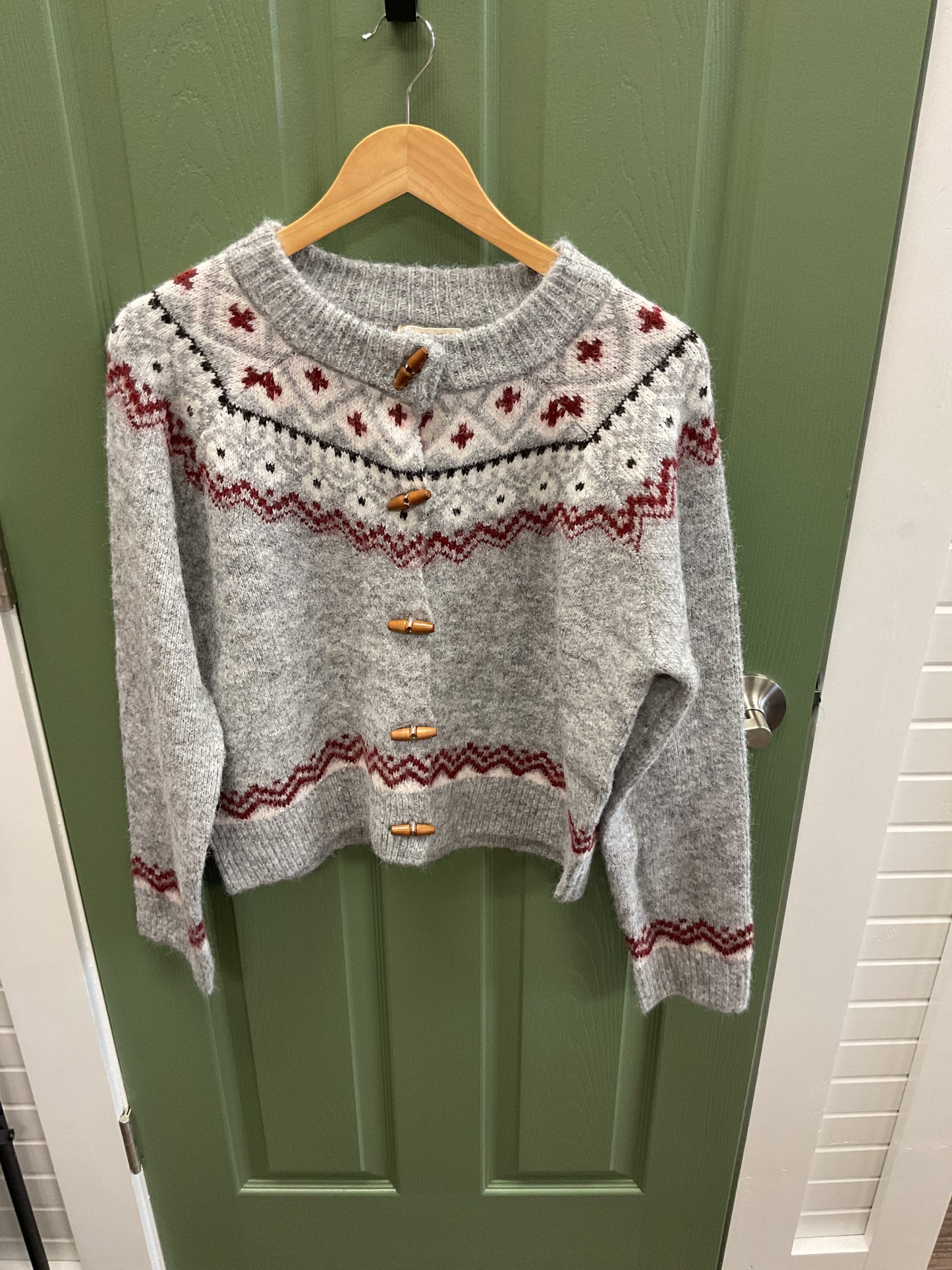 GRAY AND BURGUNDY SWEATER