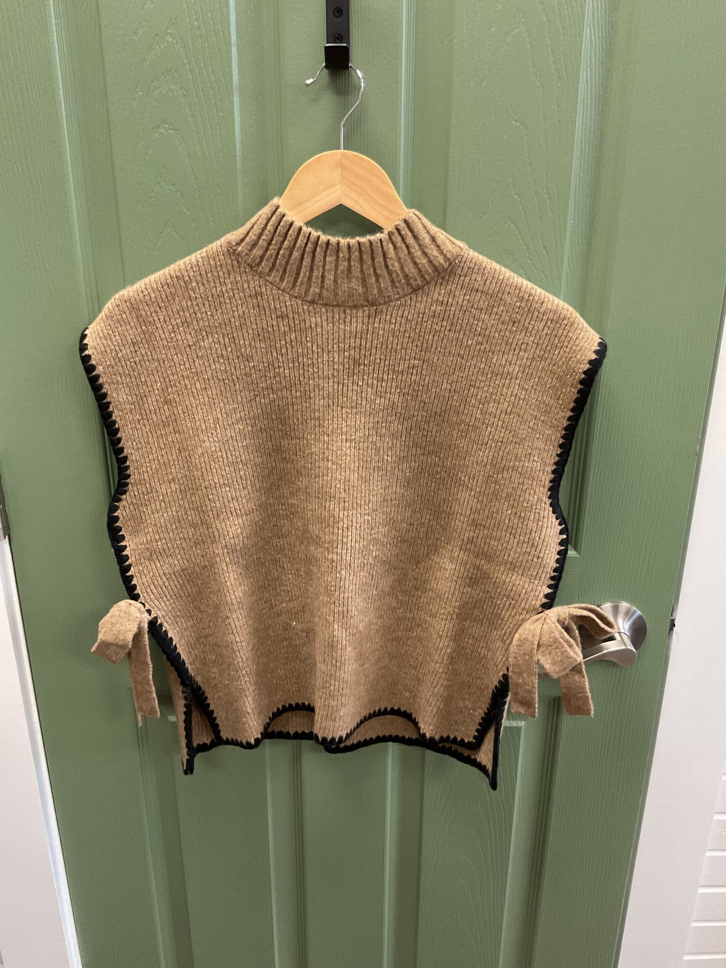 BROWN SWEATER VEST W TIE SIDES