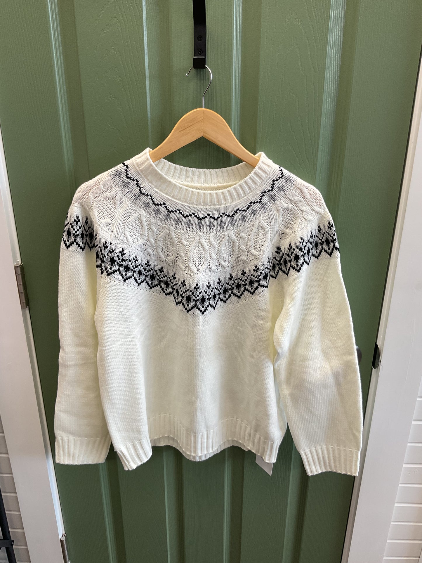 WHITE SWEATER WITH BLACK DESIGN AROUND NECK