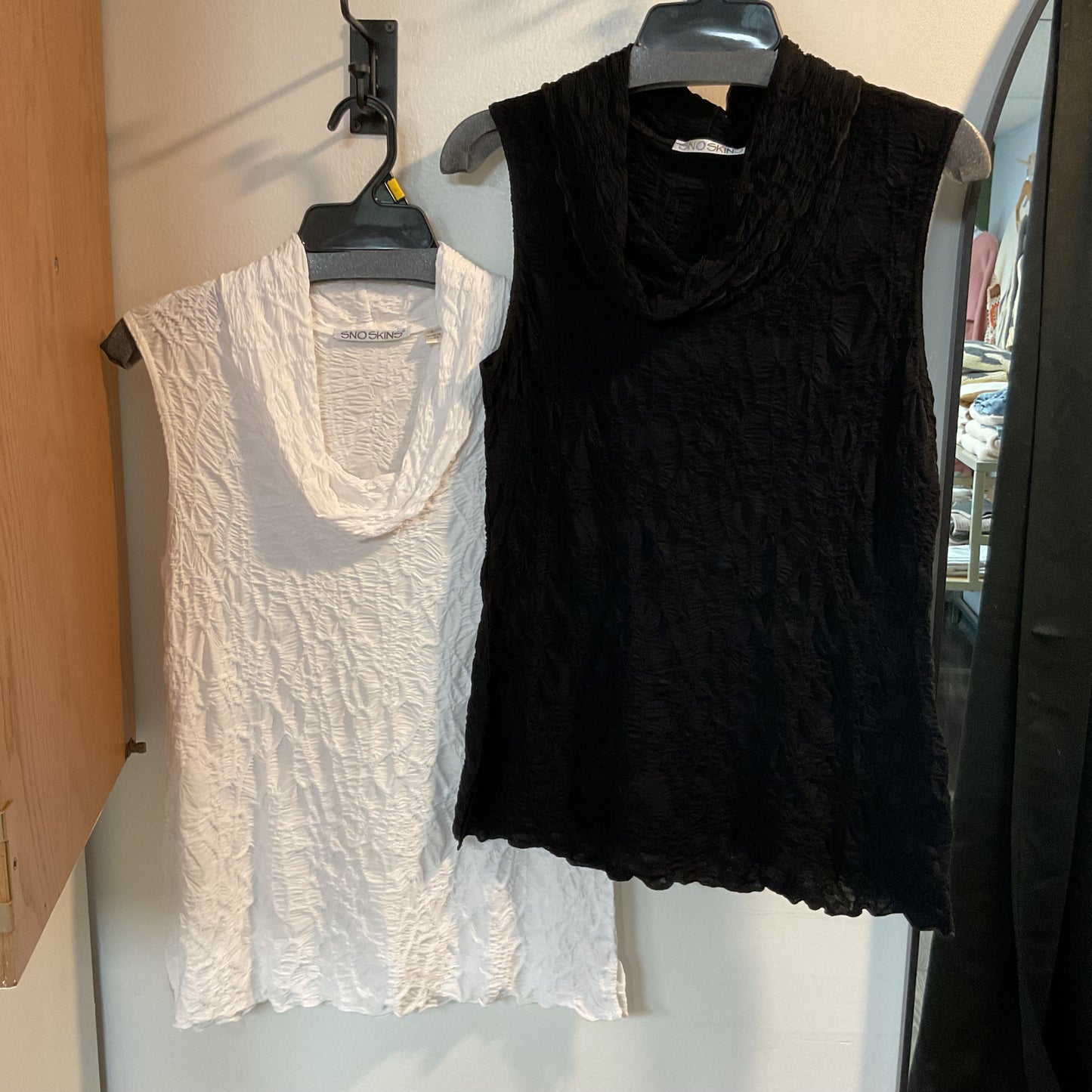 SNO SKIN LOOSE TURTLENECK BLACK