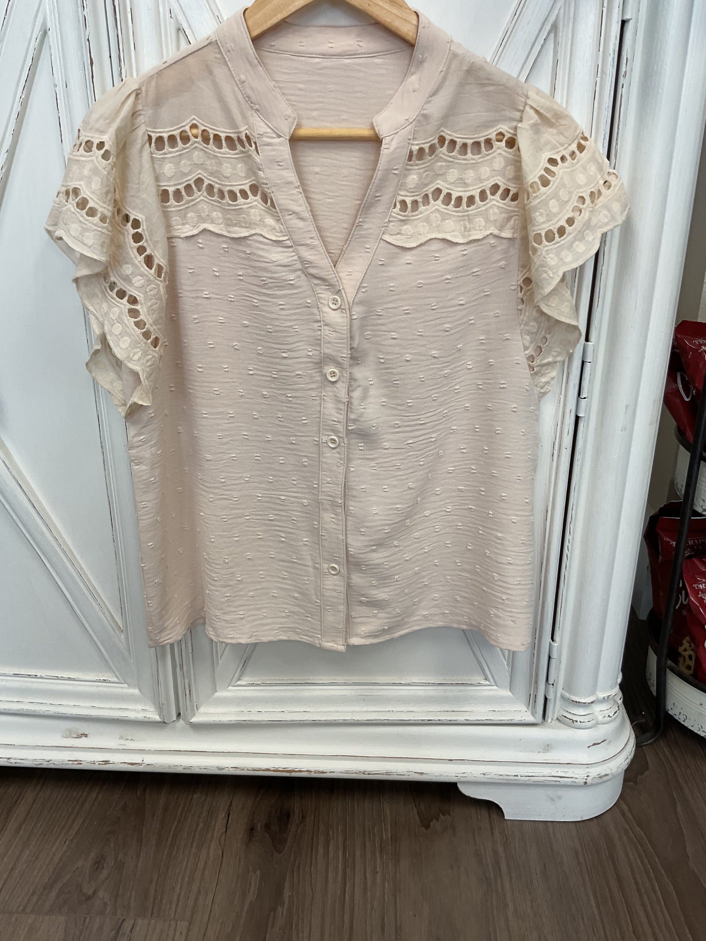 Short, sleeved, cream, blouse, ruffle sleeves