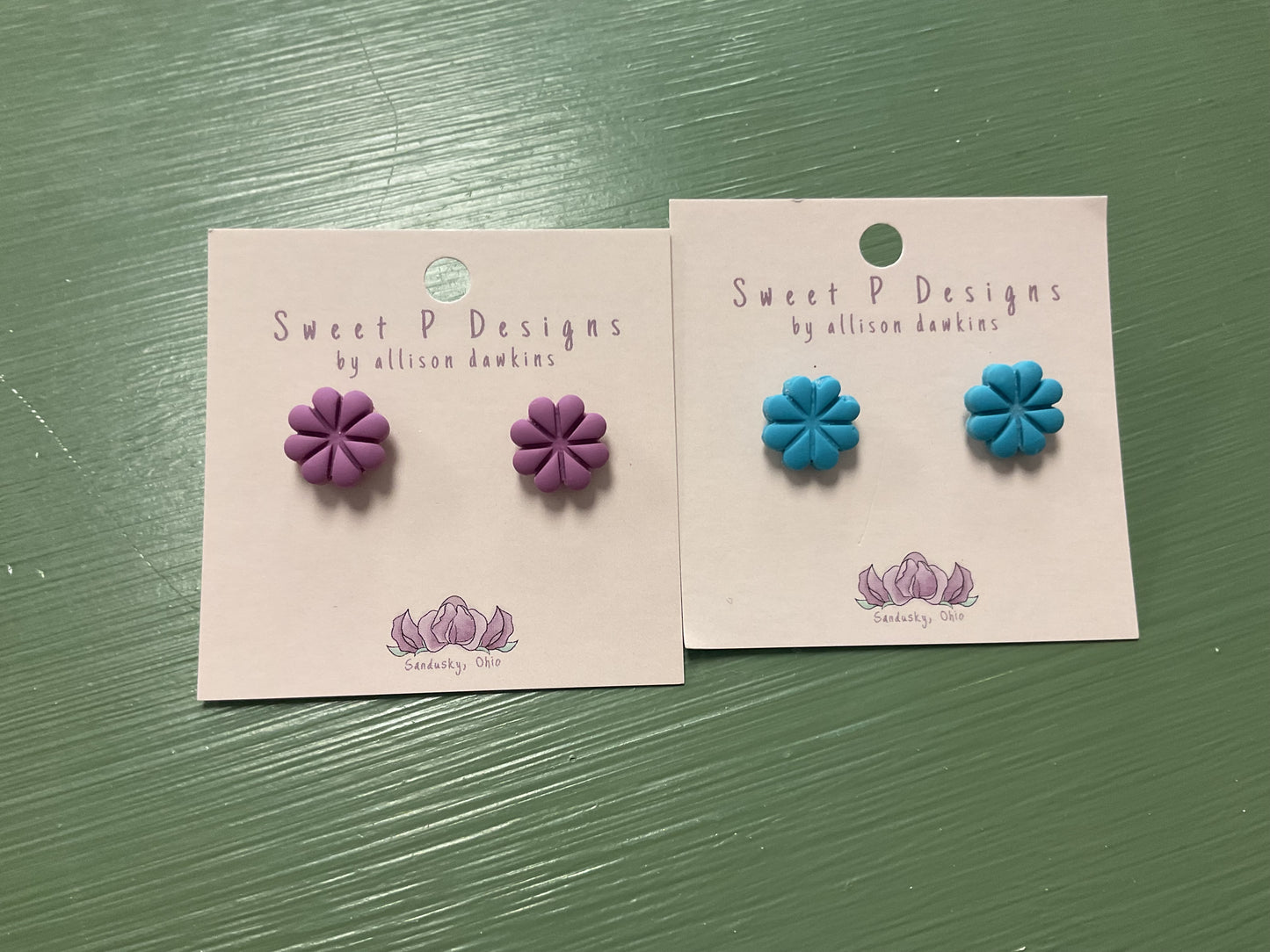 Sweet P flower studs