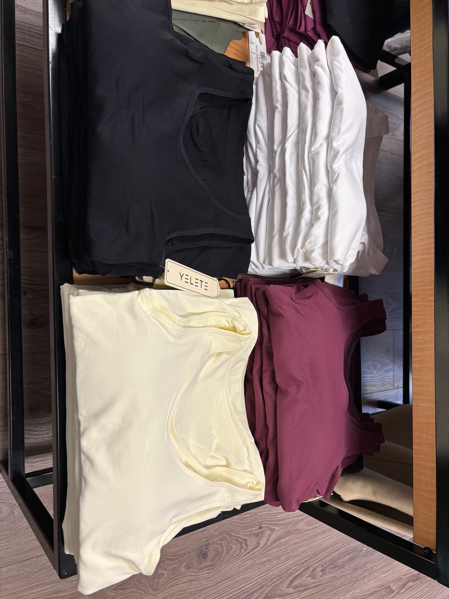 STRETCHY TANK WITH BUILT IN BRA