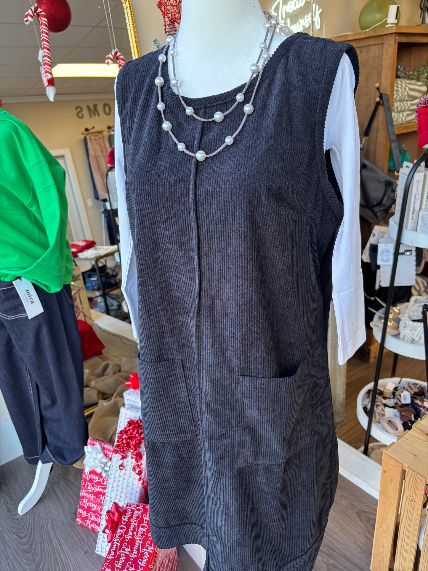 BLACK CORDUROY JUMPER W POCKETS