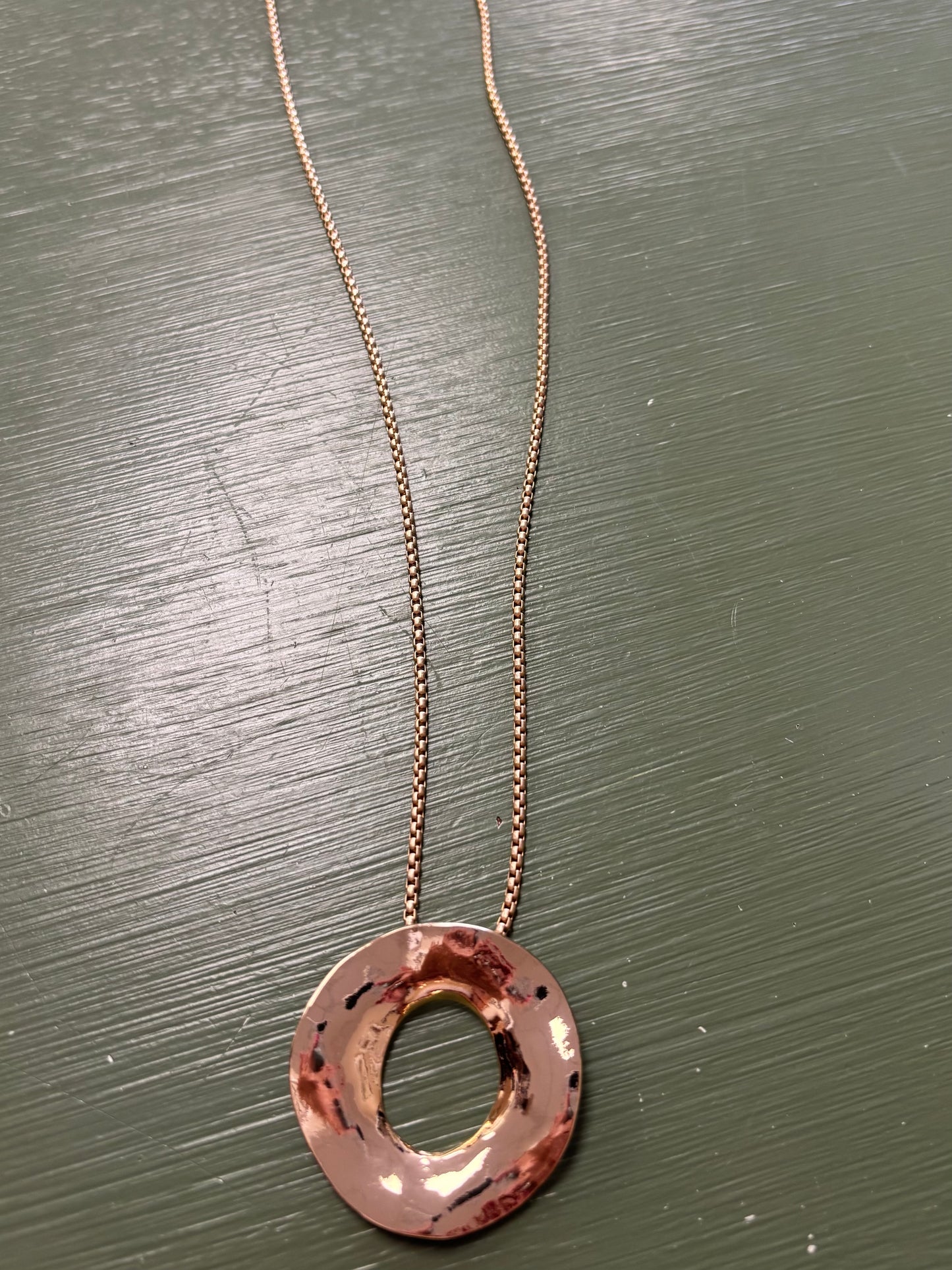 GOLD CHAIN WITH OPEN CIRCLE CHARM