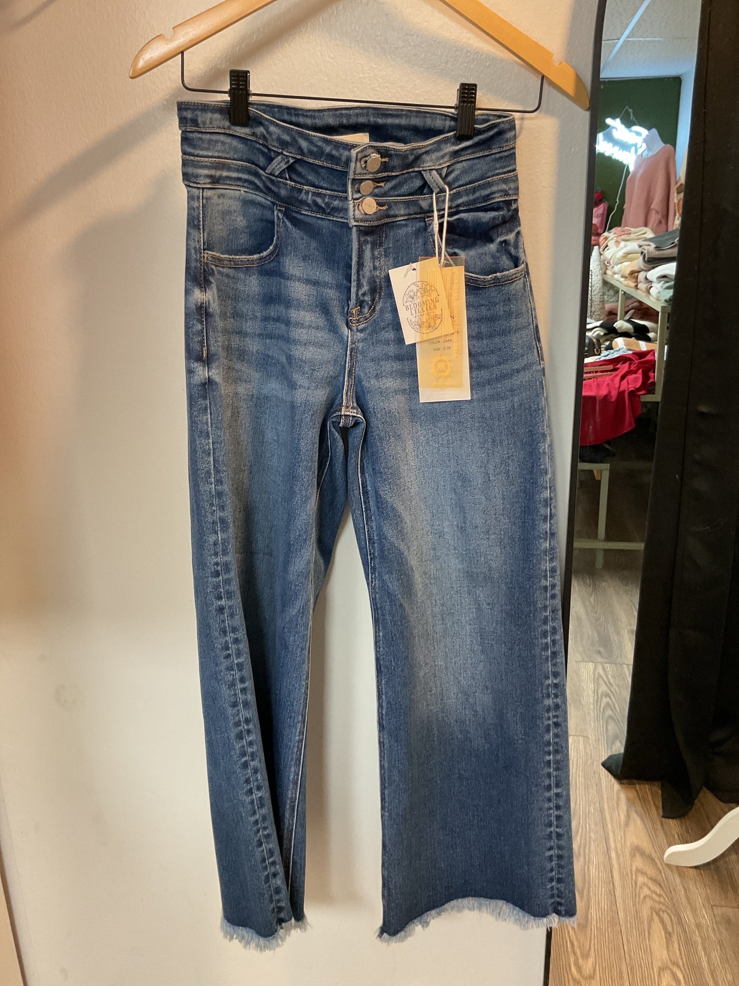 Risen dark wide leg jeans