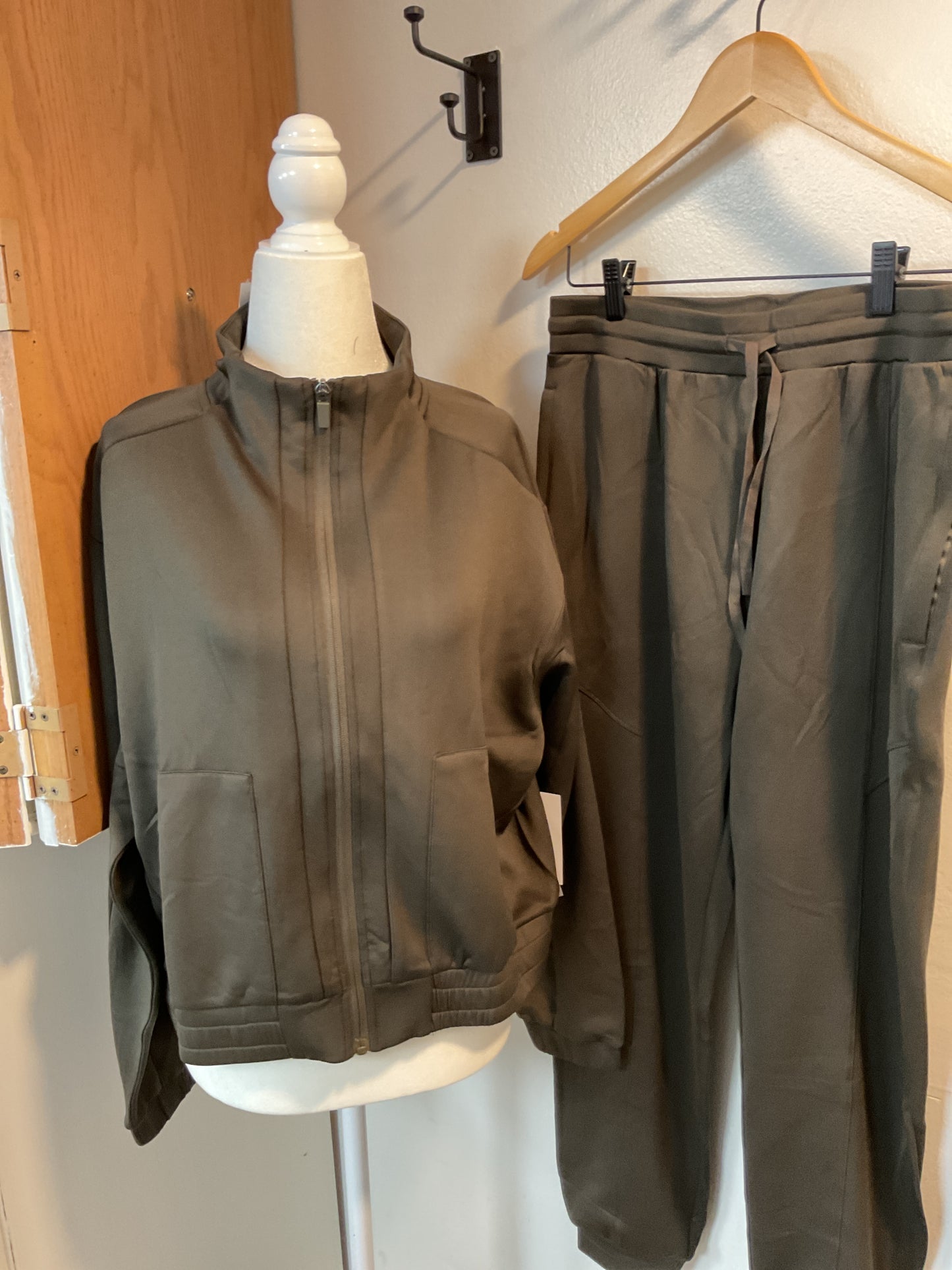 Mono B joggers
