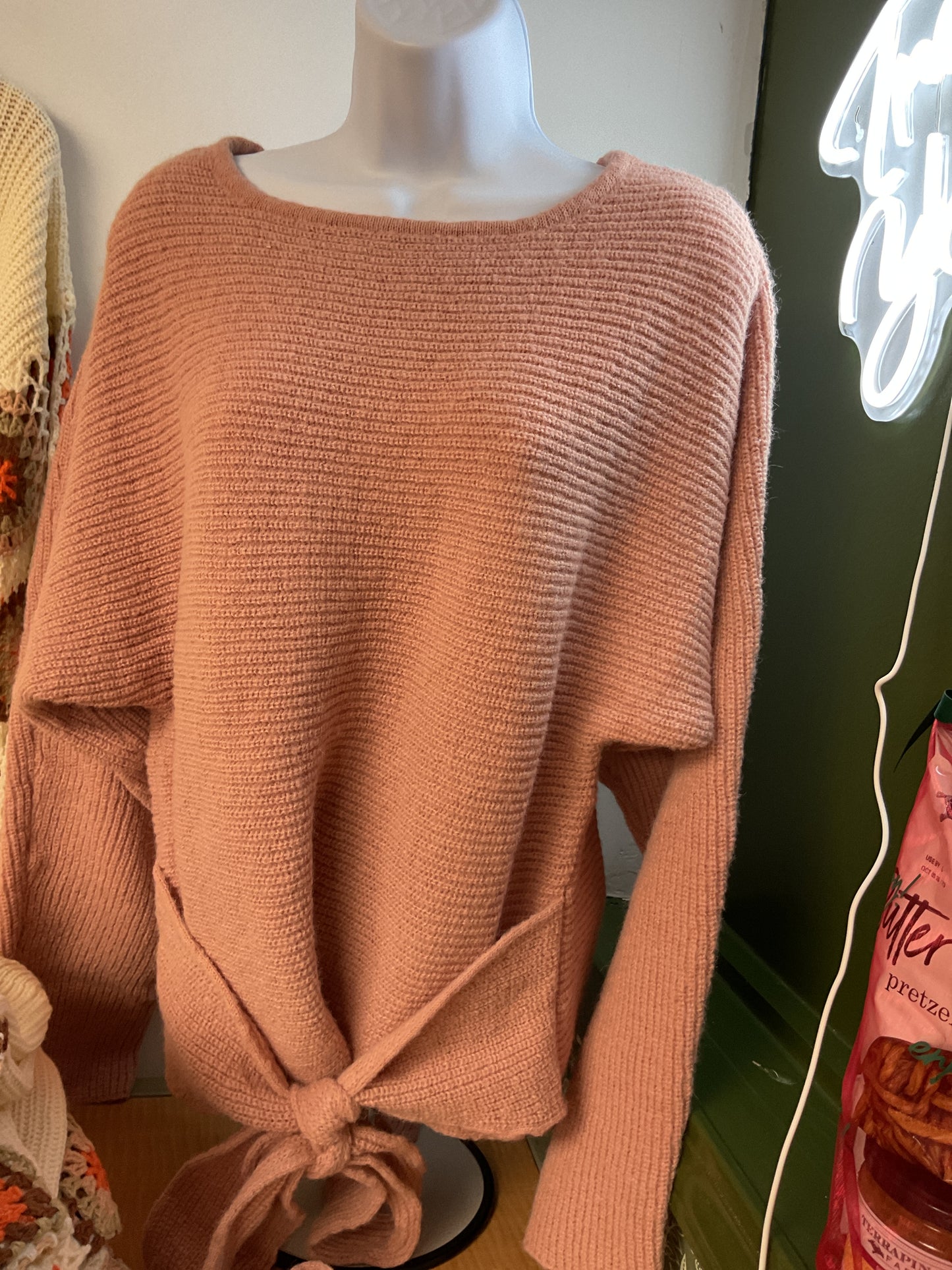 Pink sweater w large tie