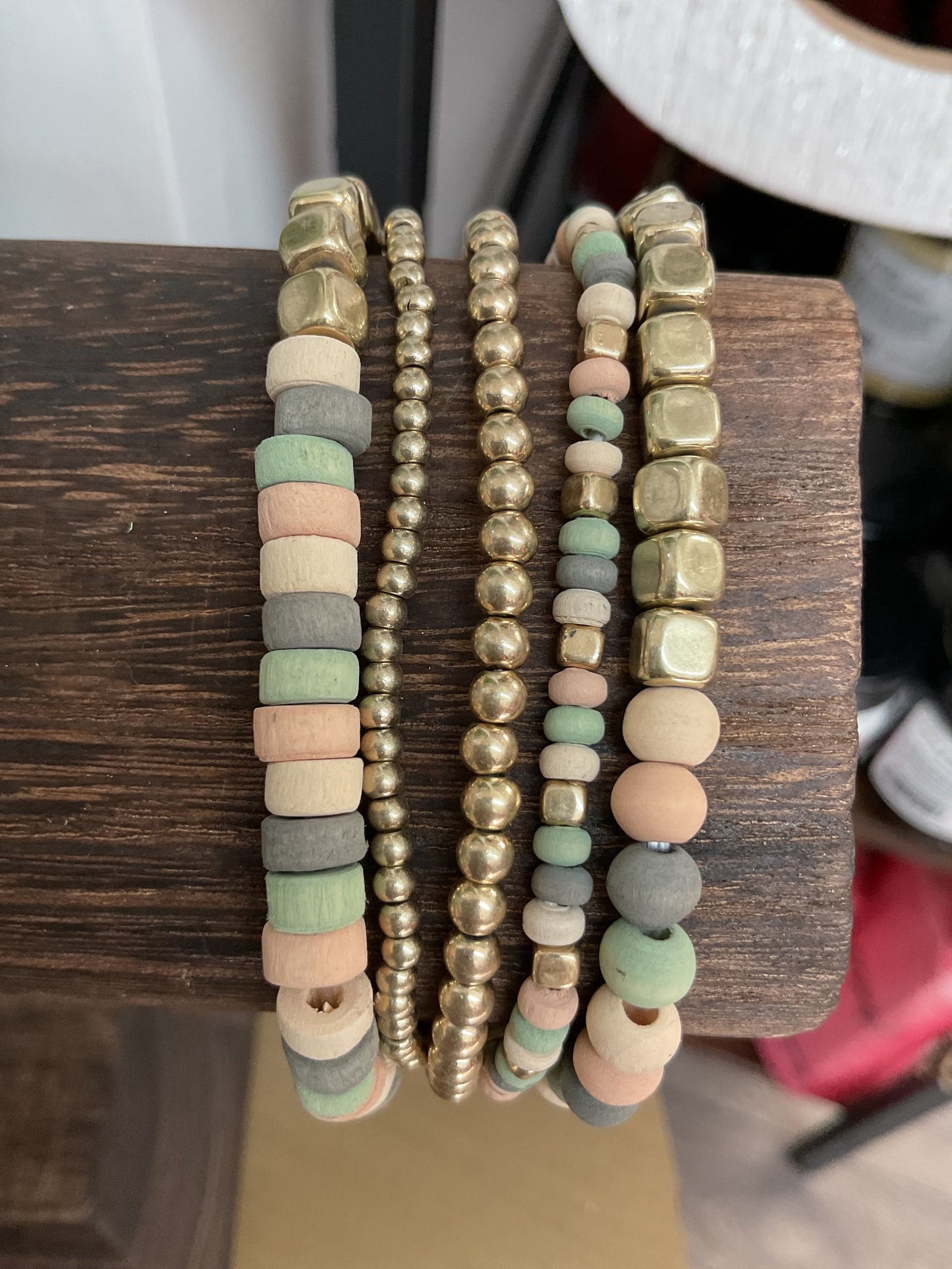 Stretchy bracelet