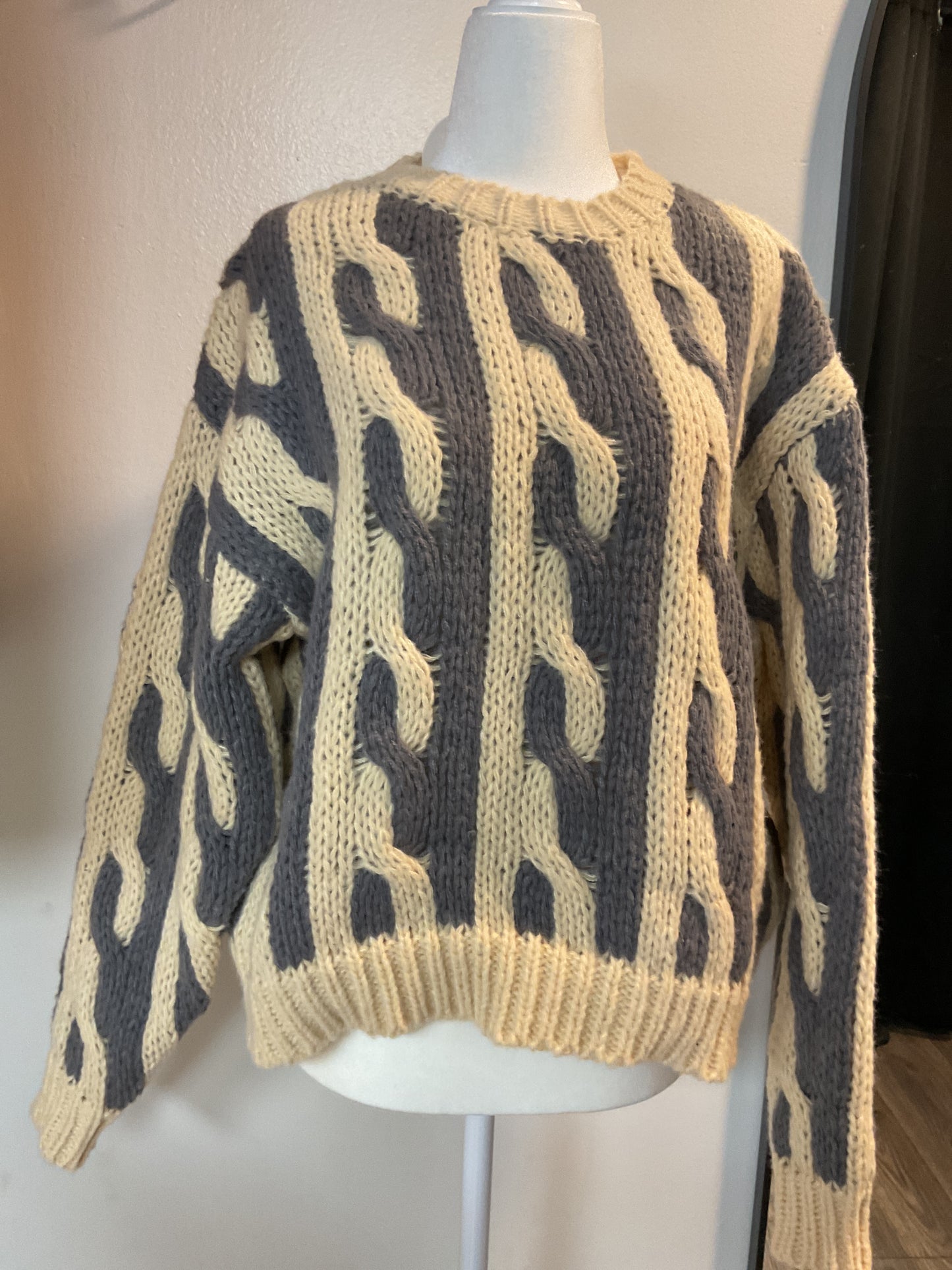 Gray blue design sweater