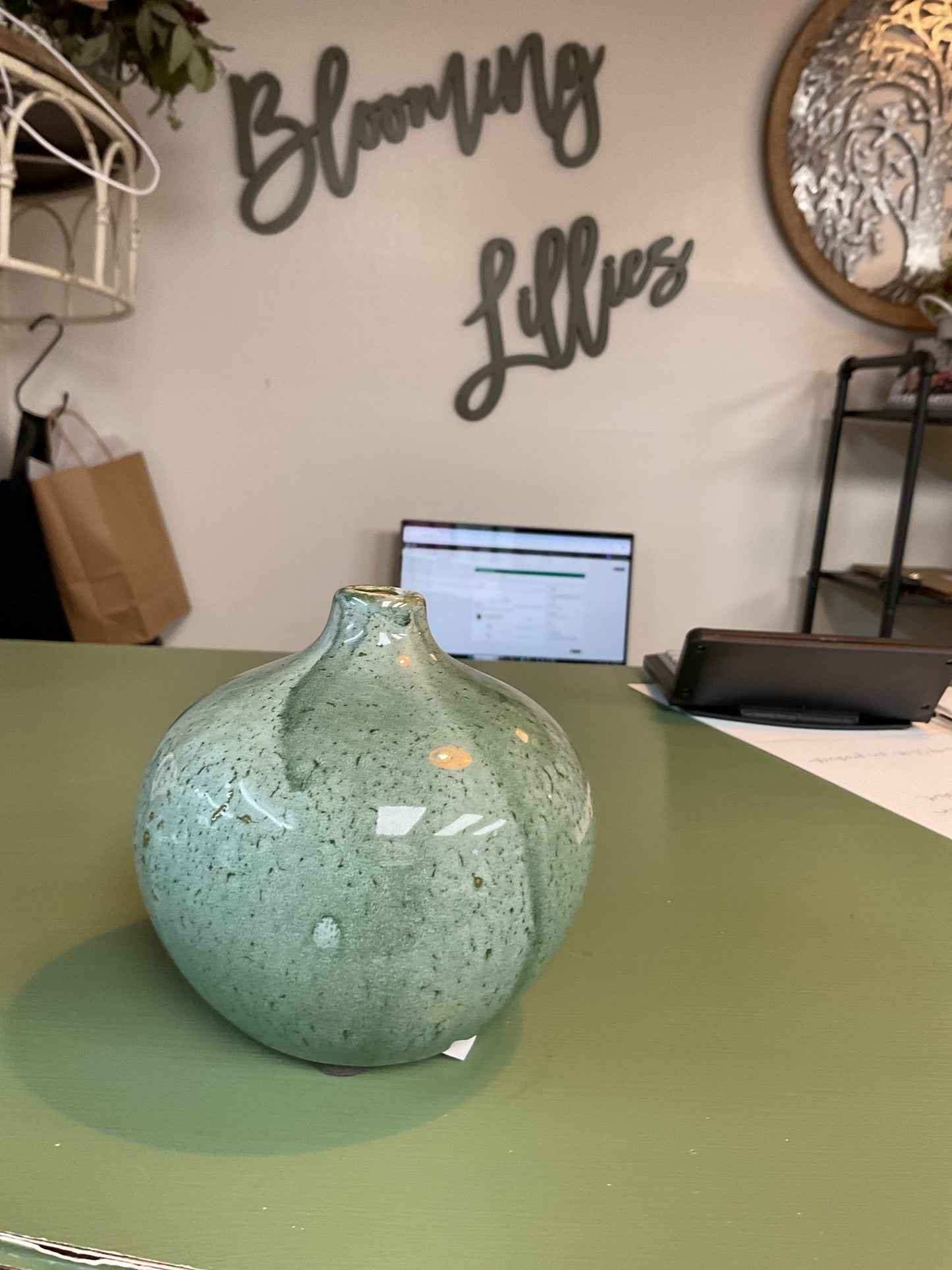 Green bud vase large