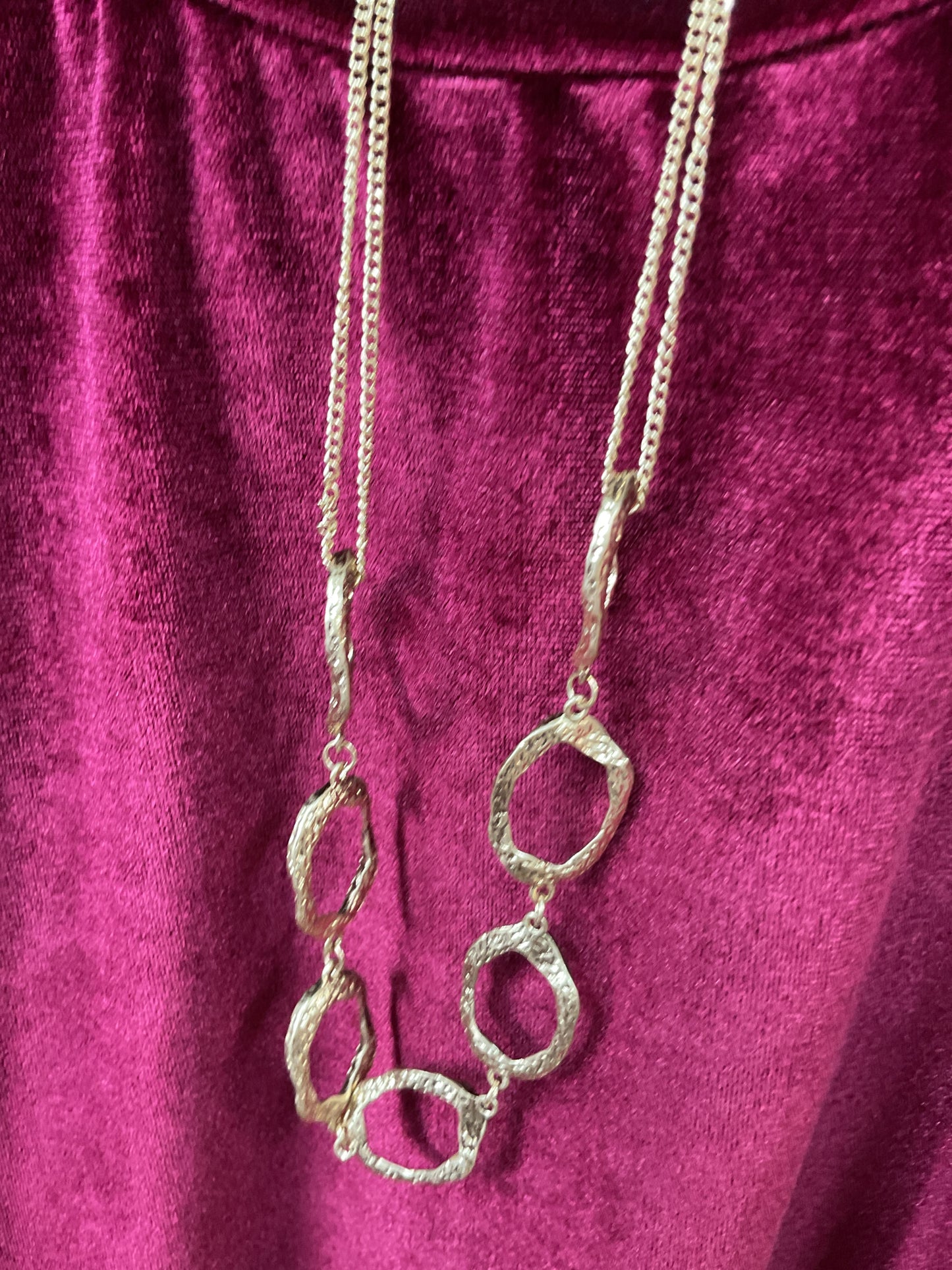 Gold circles necklace