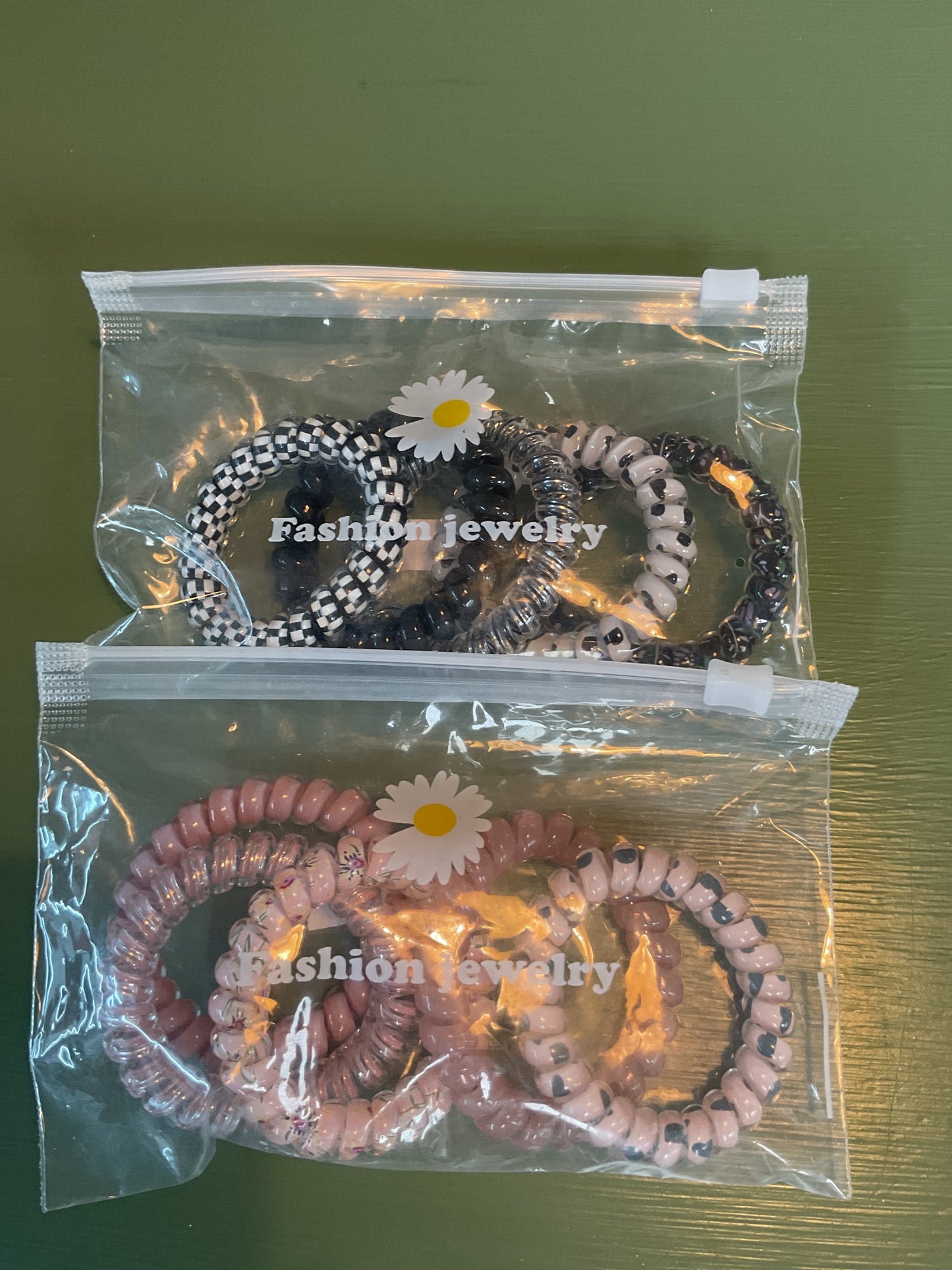 Spiral rubber hair bands in pack