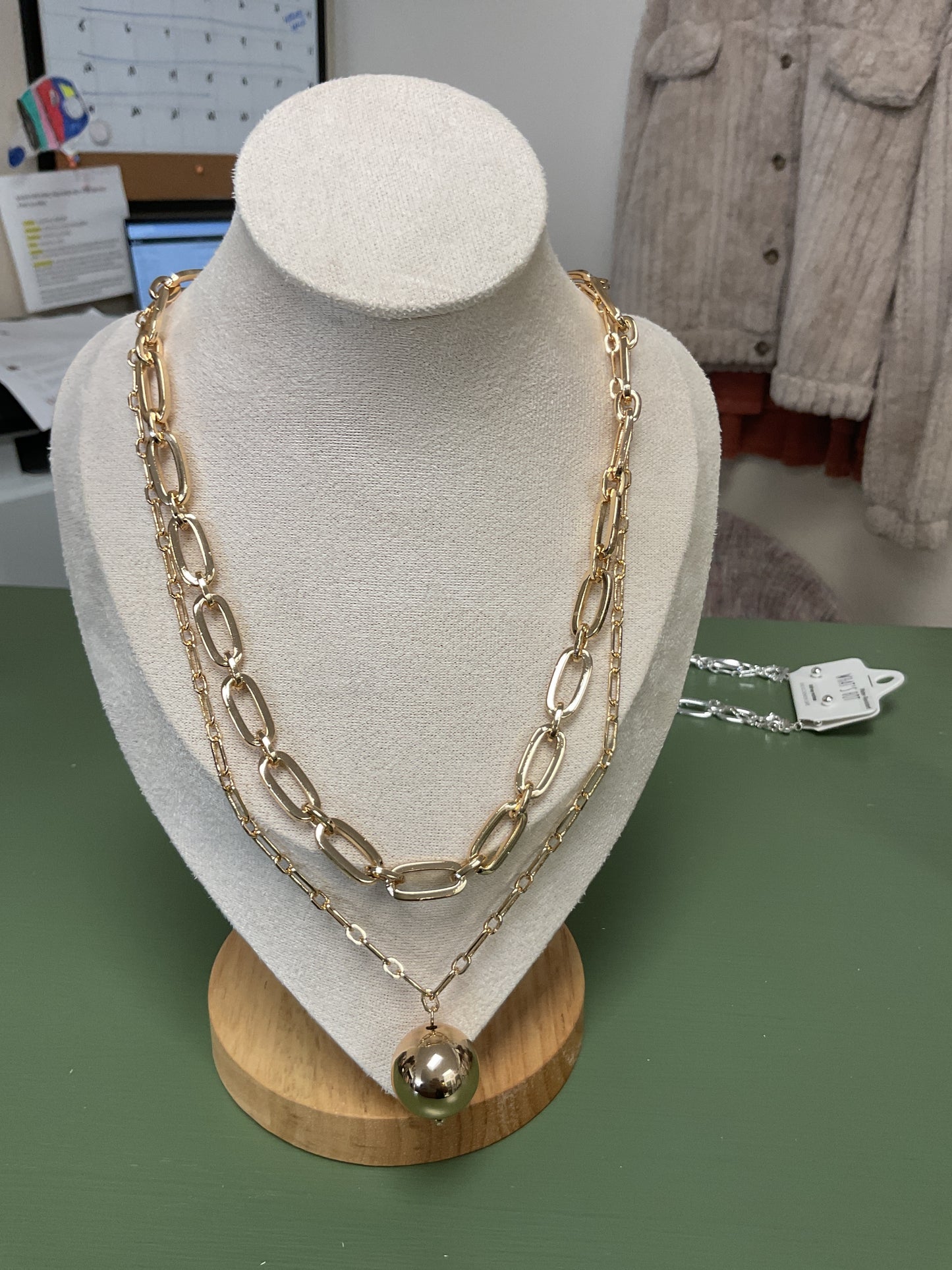 WATER RESISITANT LAYERED OPEN CHAIN WITH 20MM BEADED DROP NECKLACE