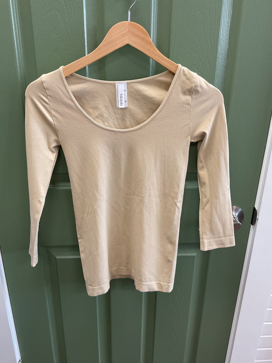 3/4 Sleeve Scoop Neck Top
