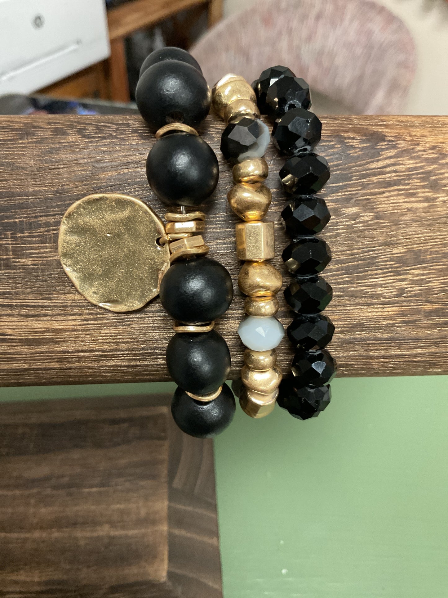 BLACK AND GOLD STONE BEADED BRACELET SET