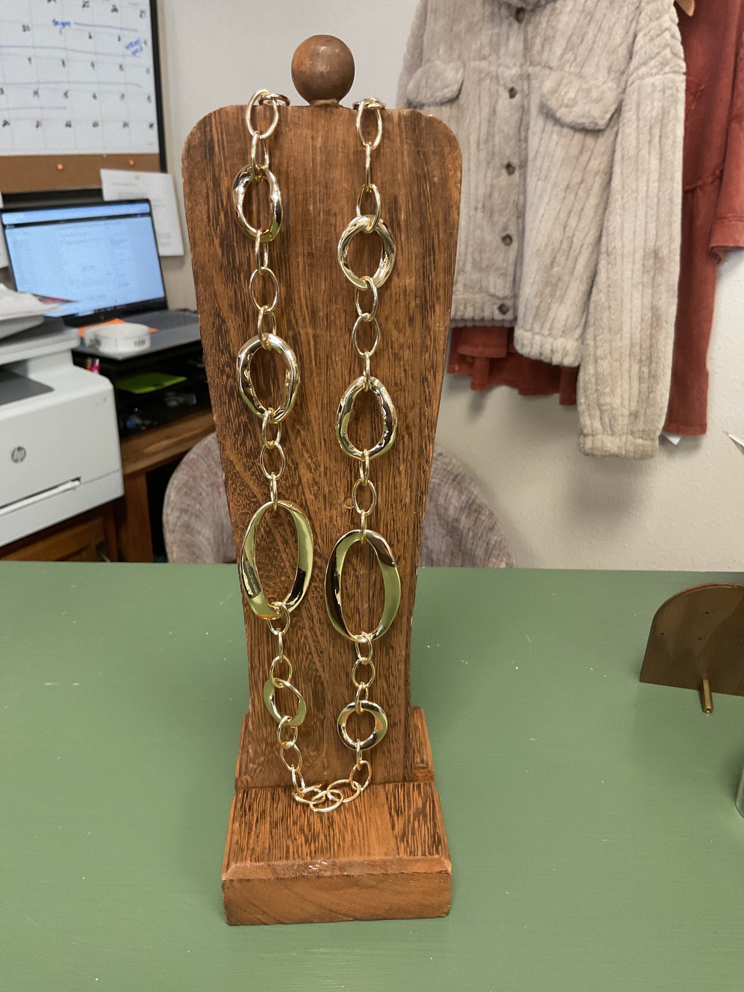 GOLD GEOMETRIC OPEN CIRCLE NECKLACE