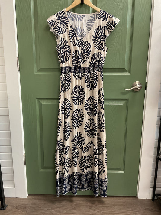 Navy & White Sleeveless Maxi Dress