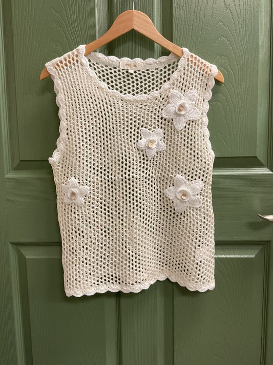 Crochet Flower Vest w/ Scallop Edge