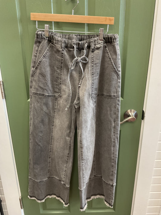 WIDE LEG GRAY DENIM PANTS DRAWSTRING SEAMS DOWN MIDDLE