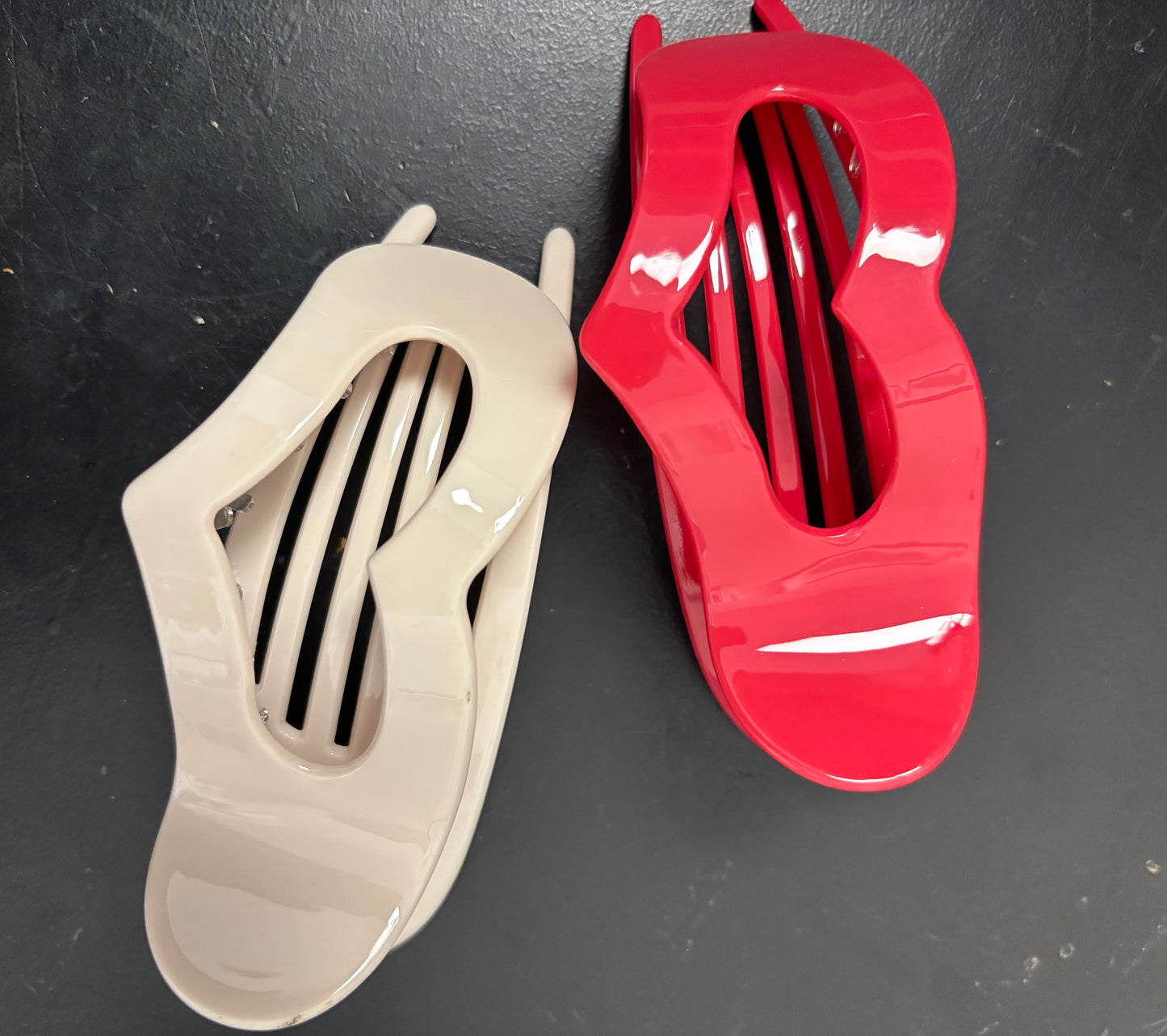 FLAT LAY HEART HAIR CLIP