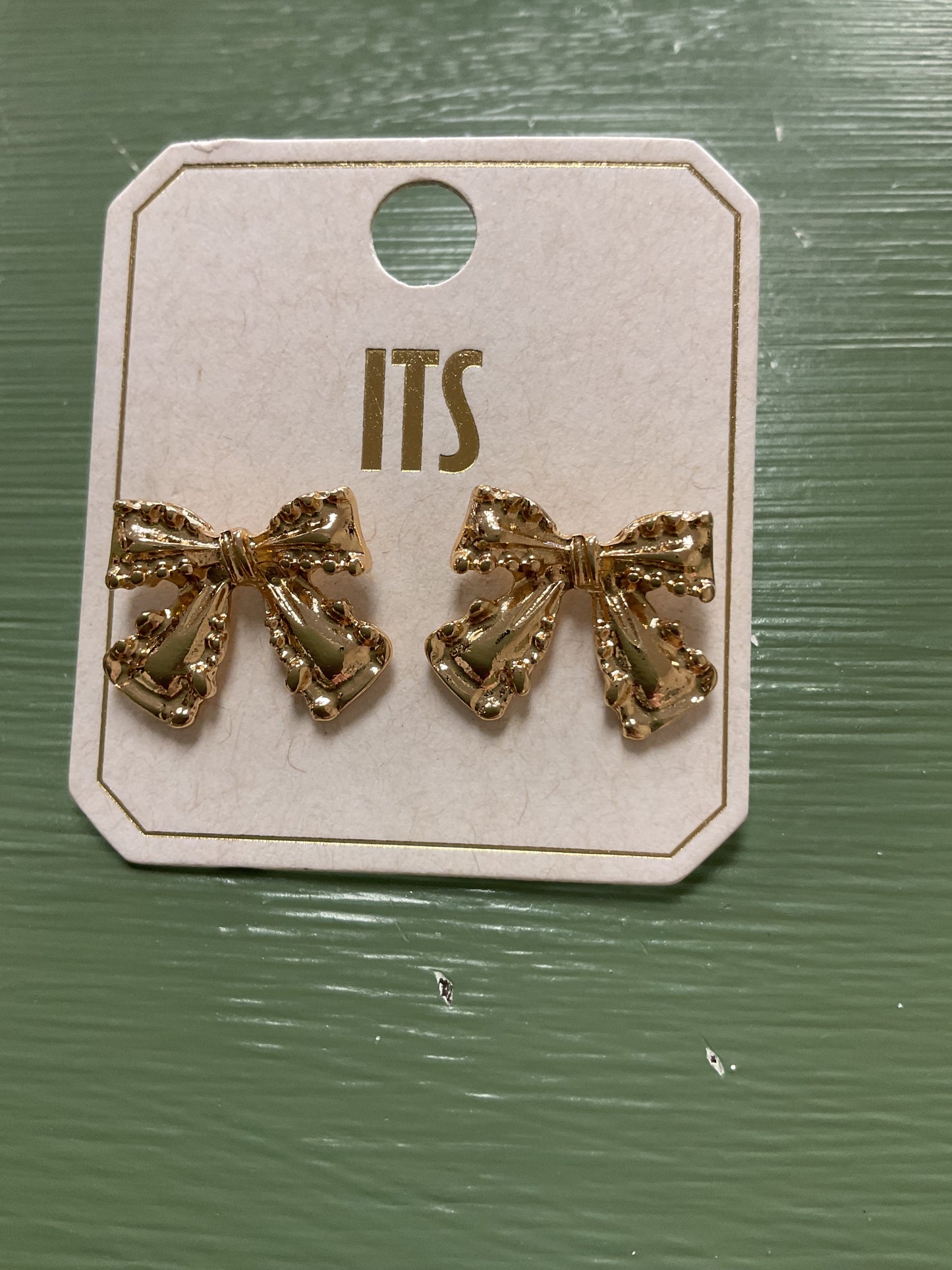 GOLD BOW STUDS