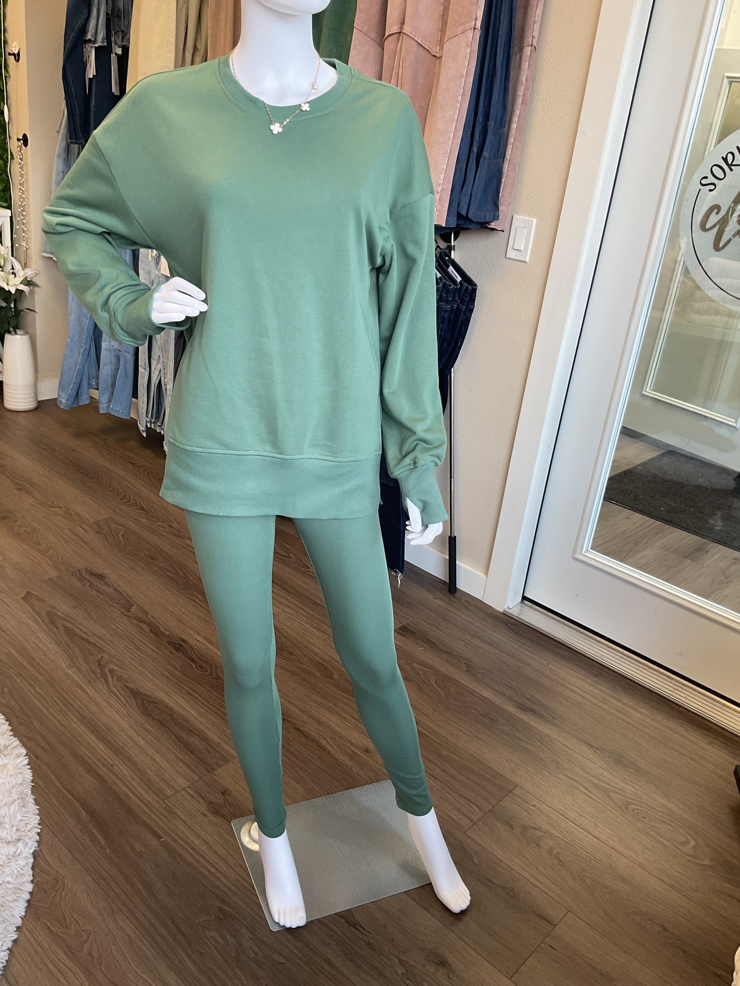 LONG SLEEVE CREWNECK SET WITH MATCHING RIBBED LEGGINGS
