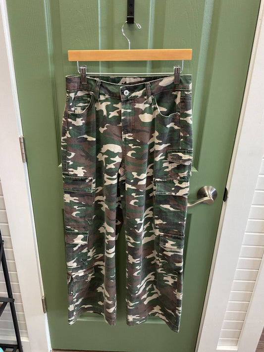 CAMO DENIM CARGO PANTS WIDE LEG