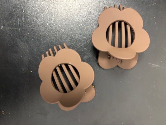 BROWN SMALL FLOWER HAIR CLIP FLAT LAY