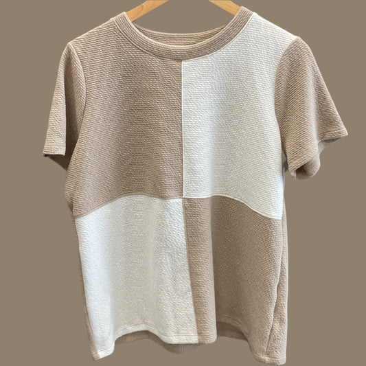 Tan and cream knit short sleeved tres bien