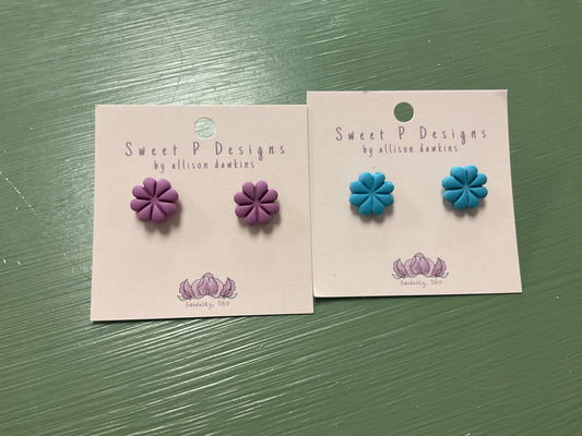 Sweet P flower studs