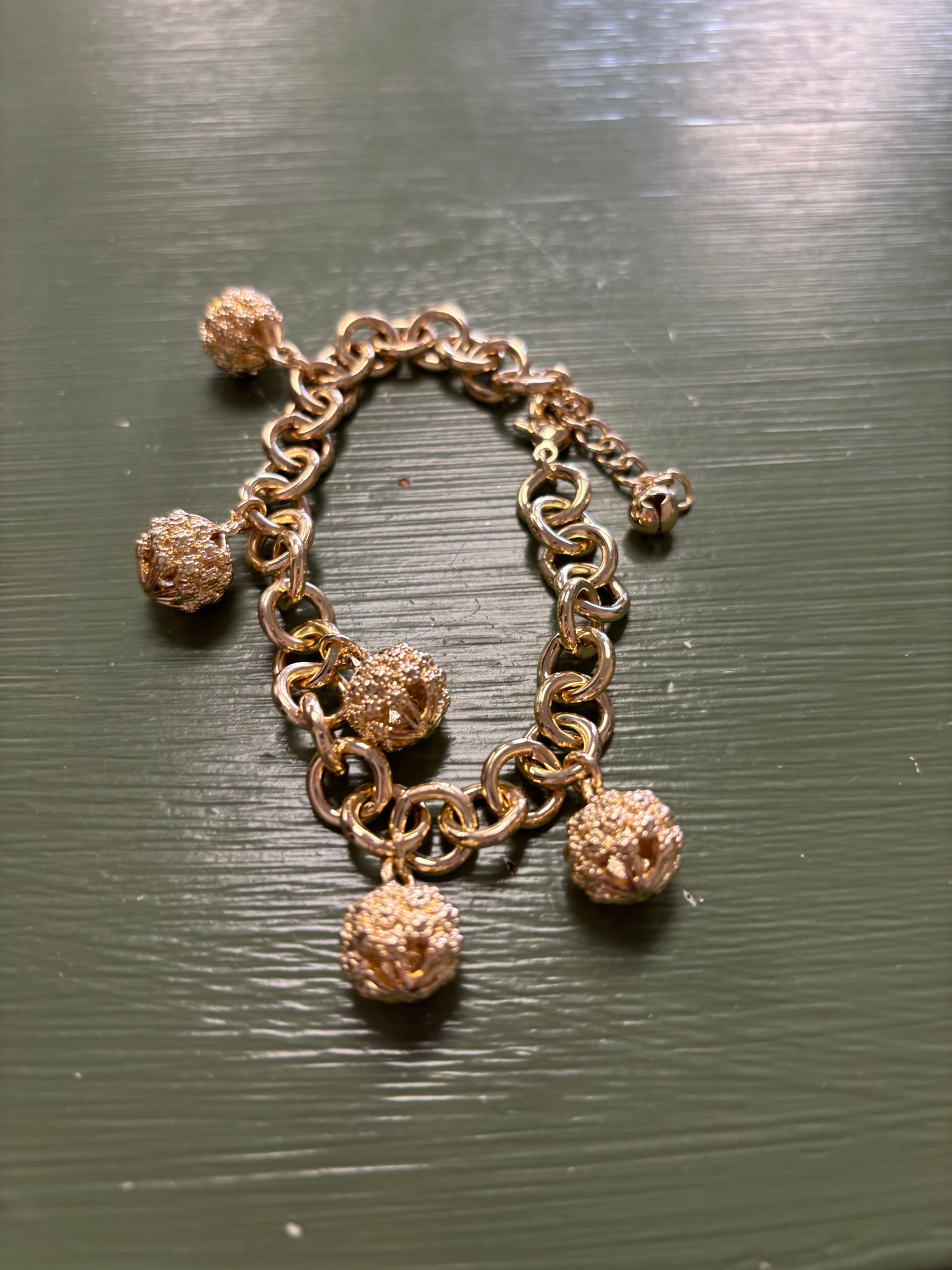 GOLD BRACELET W SMALL GOLD BALLS