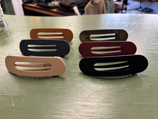 LONG OVAL FLAT LAY HAIR CLAW CLIP