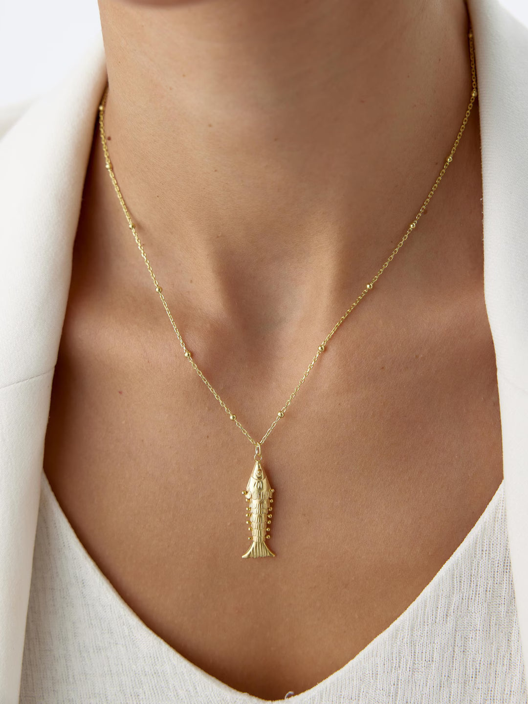 SINGLE GOLD SEA LIFE FISH NECKLACE