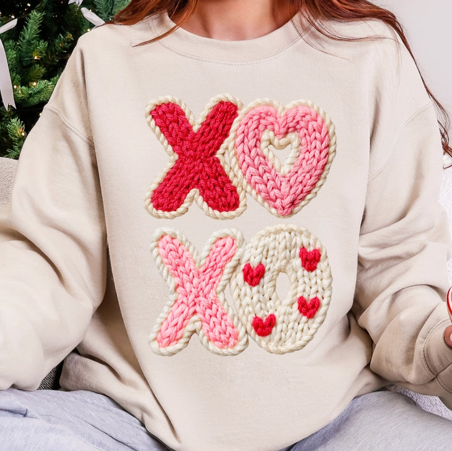 XOXO VALENTINE SWEATSHIRT CREAM