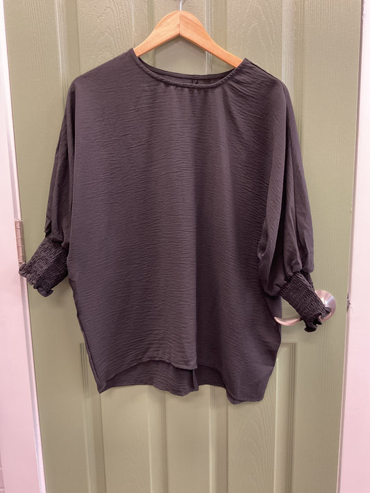 3-quarter sinched sleeve blouse