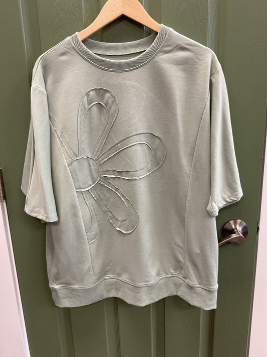 Oversized SS embroidered flower tee
