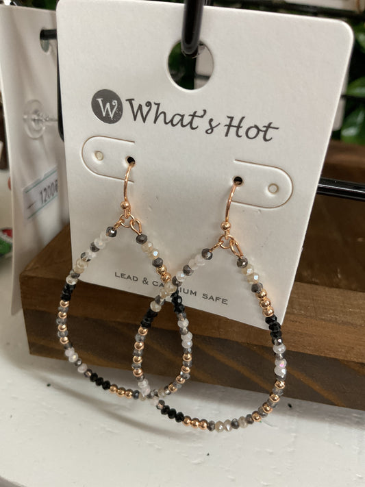 Beaded hoop earrings black