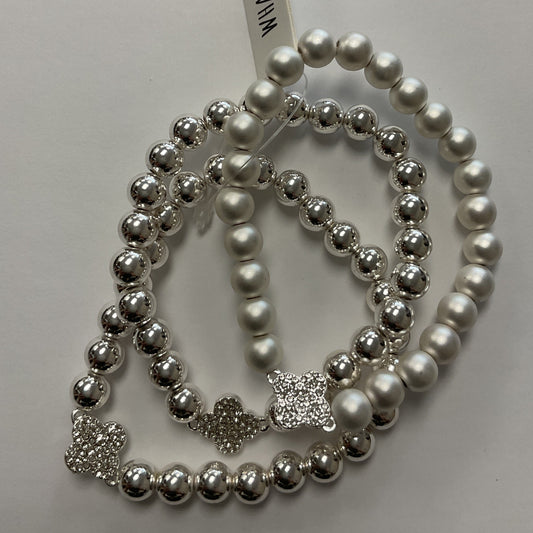 Silver and pearl triple clover, stretch bracelet